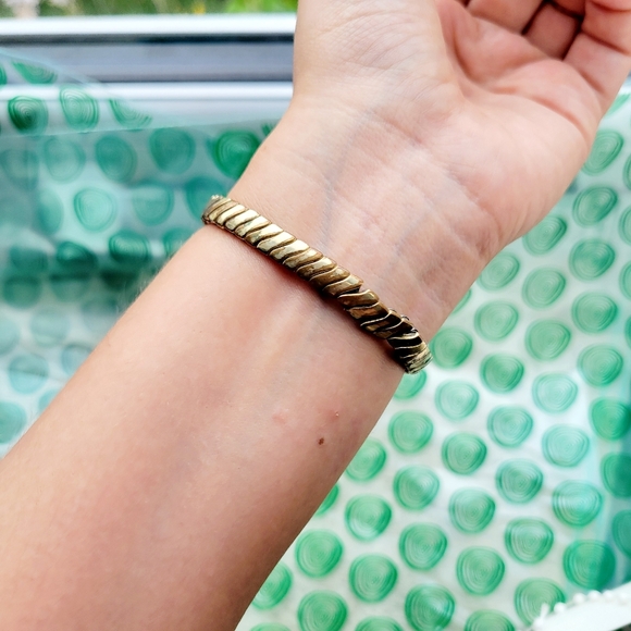 Vintage Ingersoll Dainty Classic Stretch Watch - Picture 6 of 7